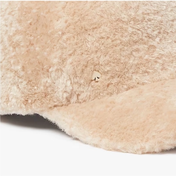 ♠️kate spade Sherpa Plush Fur Baseball Cap Light Sand Cream NWT - Picture 2 of 13